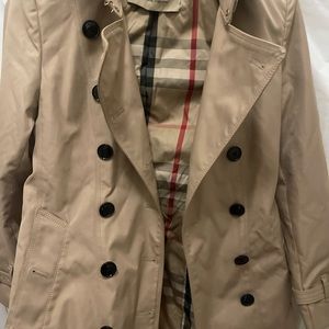Burberry coat AUTHENTIC